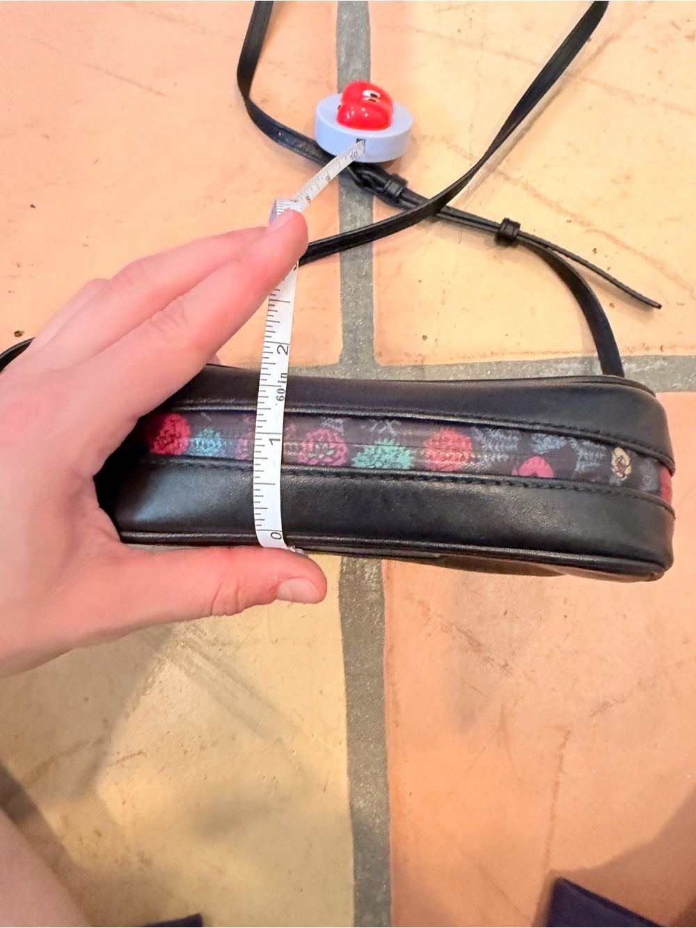 Marc by Marc Jacobs x Disney Alice in Wonderland (2015) crossbody bag - Picture 8 of 8
